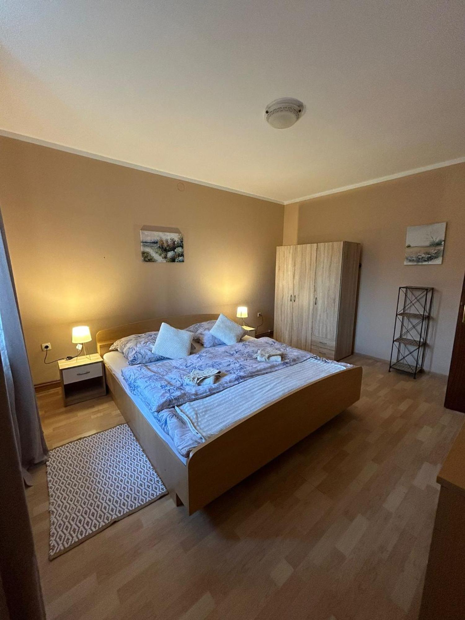 Domus Nostra Apartment Lovinac  ภายนอก รูปภาพ