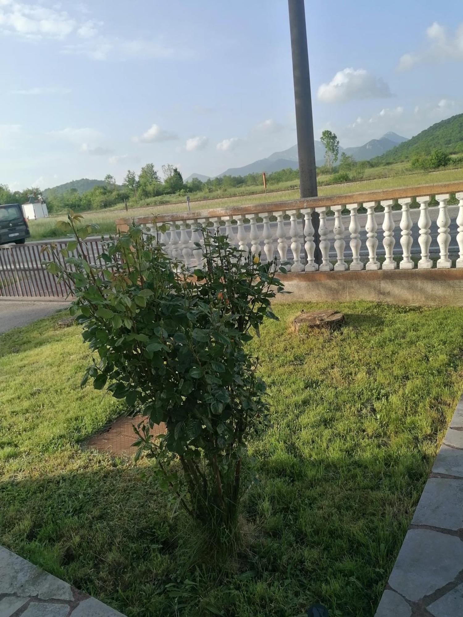 Domus Nostra Apartment Lovinac  ภายนอก รูปภาพ